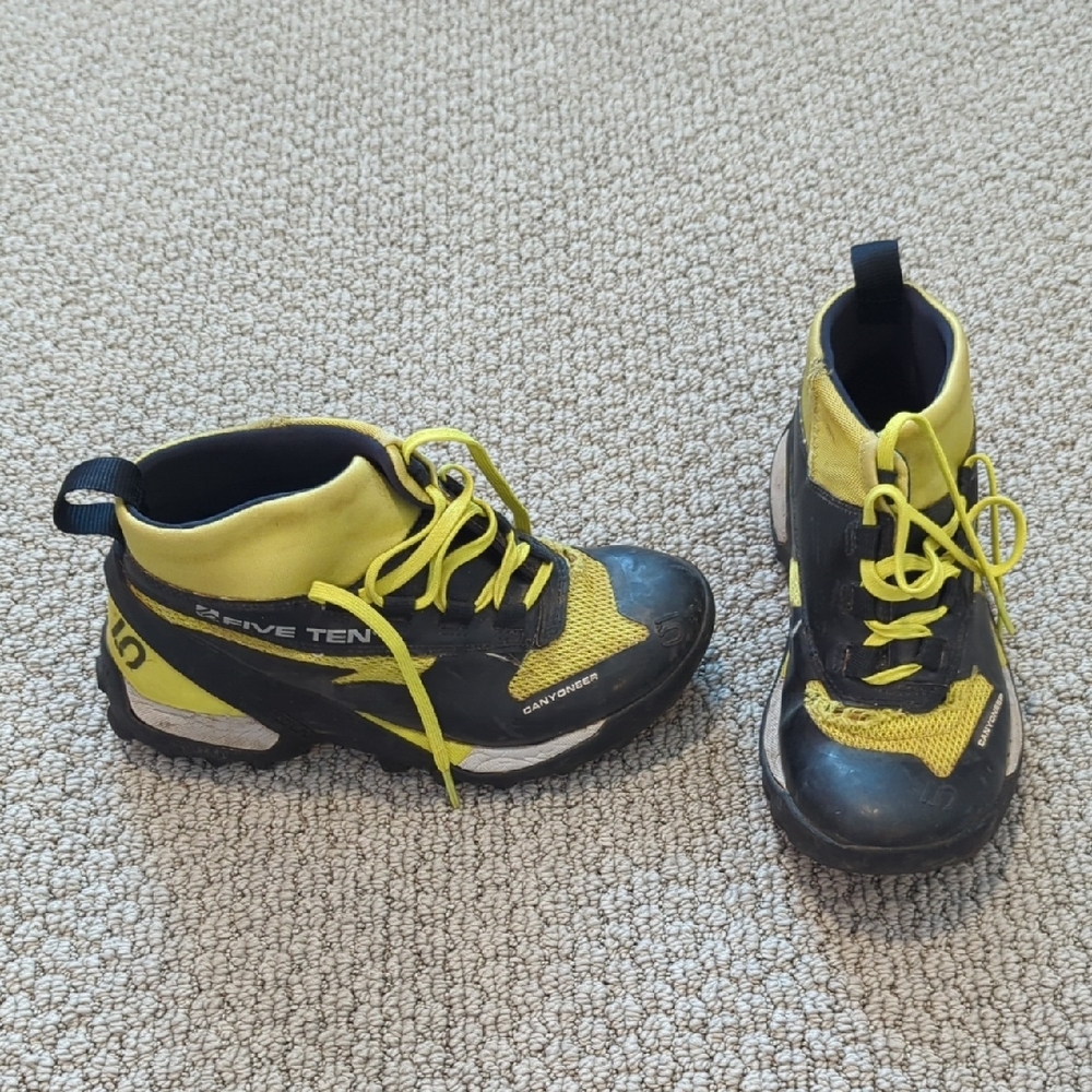 Kids Sneakers - Black and Yellow